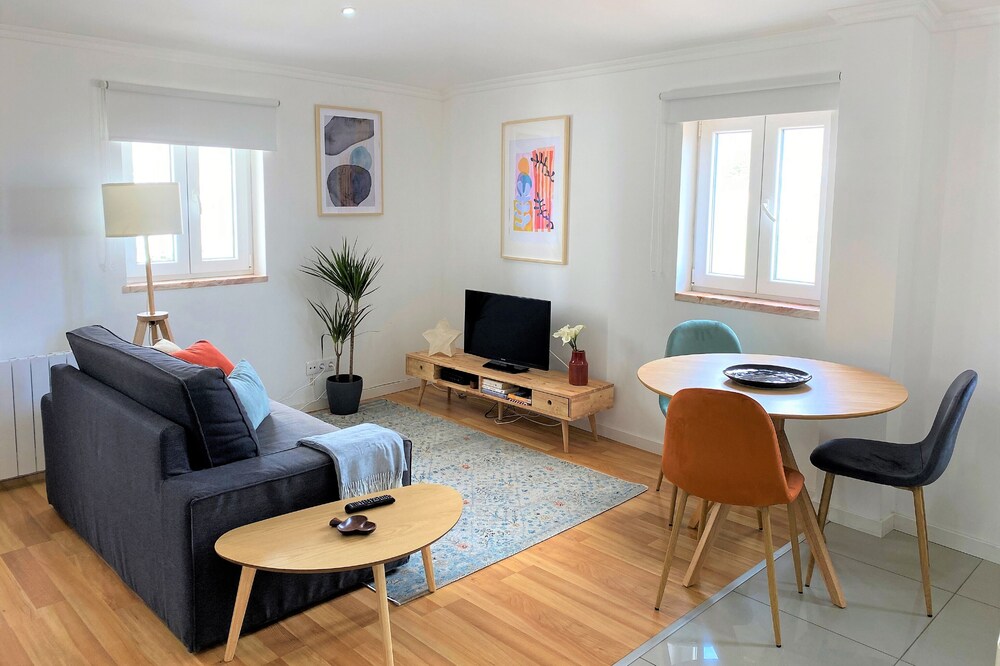 Riverview Bright Studio @Graça. New Deco 2023!