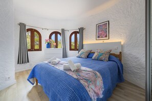 6 bedrooms, in-room safe, iron/ironing board, free WiFi - Villa Falco Perfect location by JS Villas (Port de Pollença)