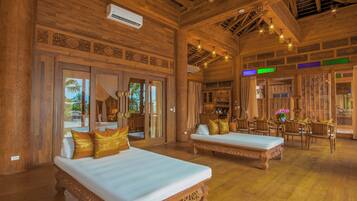 King Pavilion with FREE THB 1,000 Net Resort Credit per night | Premium bedding, in-room safe, desk, free WiFi