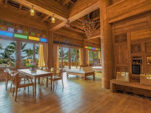 King Pavilion with FREE THB 1,000 Net Resort Credit per night | Seprai premium, brankas, meja kerja, dan Wi-Fi gratis