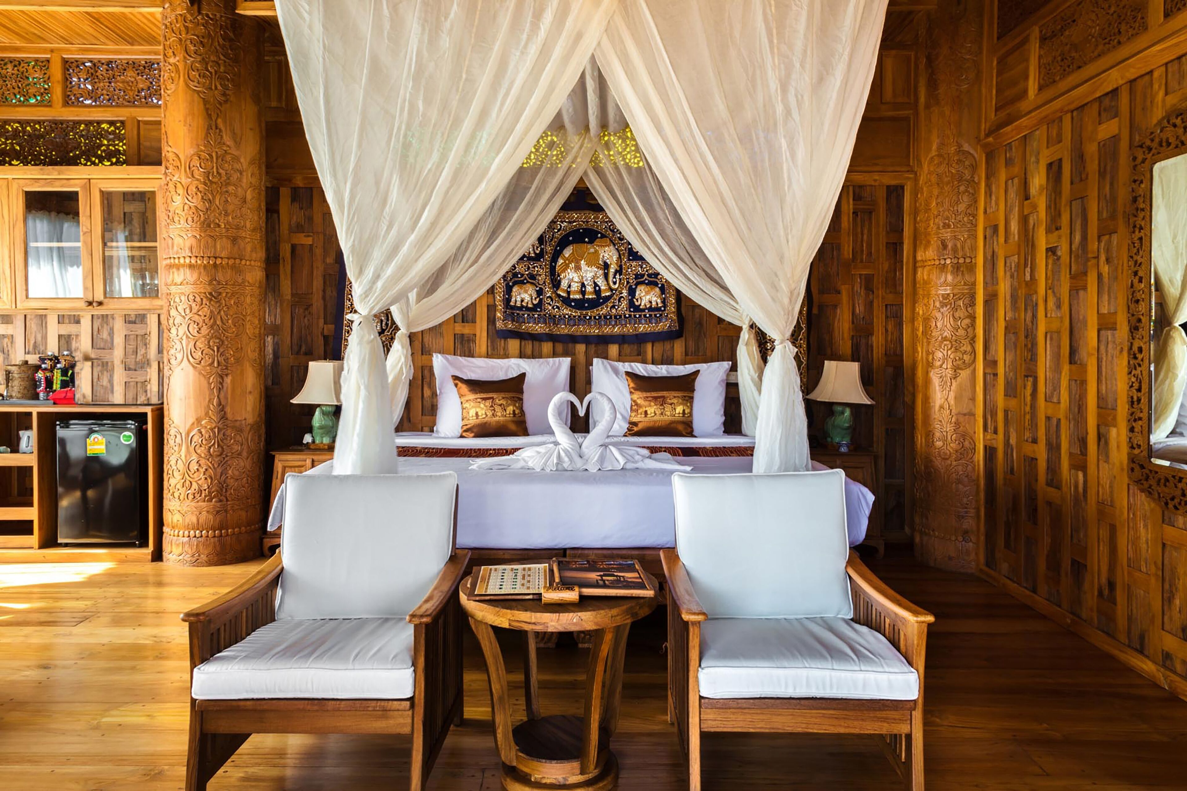 premium bedding, in-room safe, desk, free wifi