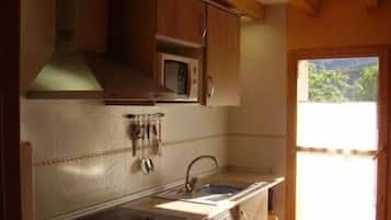Refrigerador, microondas, placa de cocina, lavavajillas