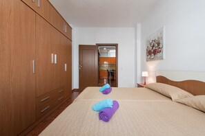 1 bedroom, iron/ironing board, free WiFi