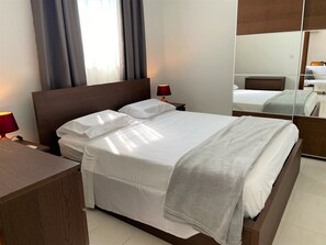 3 camere, ferro/asse da stiro, Wi-Fi gratuito, lenzuola