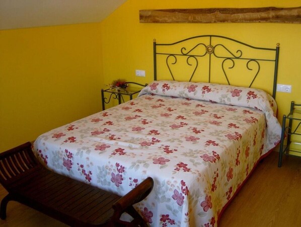 2 bedrooms, free WiFi, bed sheets
