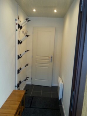 Interior - Detached chalet on the slopes and near the village, for winter sports & summer holidays (La Norma)