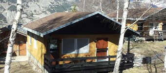 Freistehendes Chalet auf den Pisten und in der Nähe des Dorfes, für Wintersport & Sommerurlaub