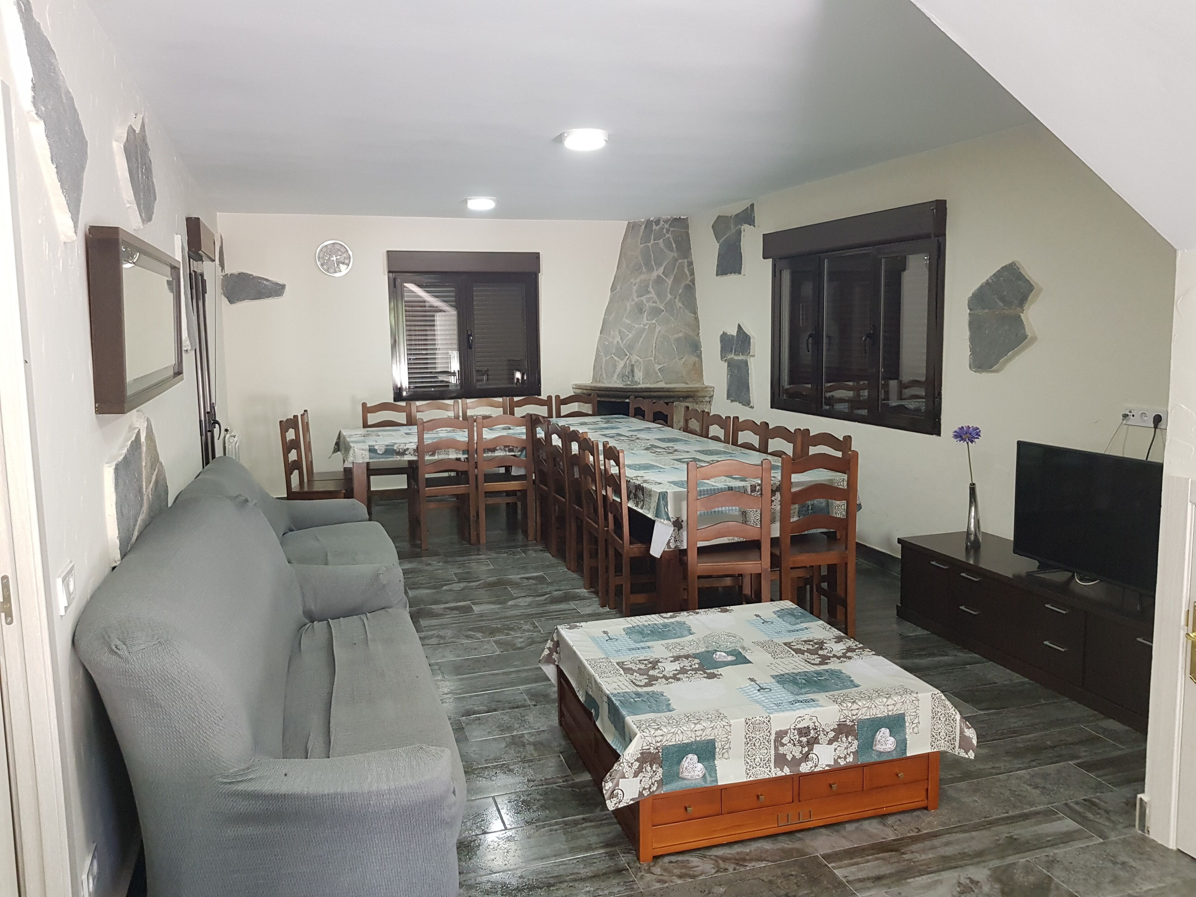 House for large groups, with swimming pool, Nature, Alberche river bank.