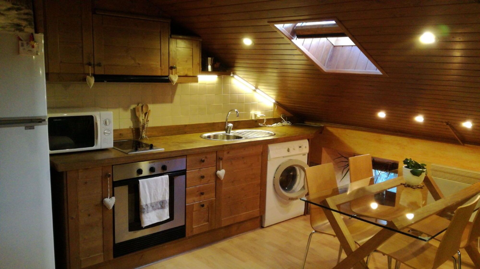 ECONOMIC STUDIO 2/4 PEOPLE IN THE CENTER OF OSSEJA 2 KM FROM PUIGCERDA