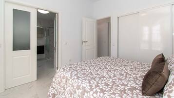 3 dormitorios, tabla de planchar con plancha, wifi gratis y ropa de cama