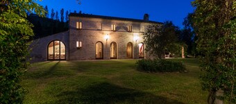 VILLA AMBRAH 12 + 1 sover, villa med privat basseng til eksklusiv bruk!