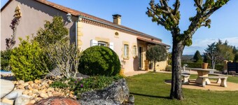 Terrace, villa with pool overlooking the hills and private pool
