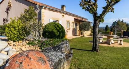 Terrace, villa with pool overlooking the hills and private pool