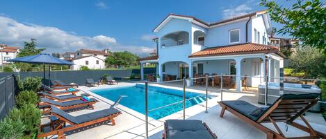 Außenpool, beheizter Pool