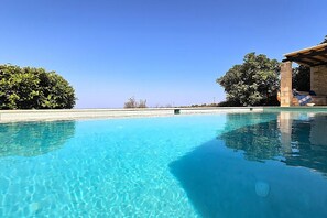 Piscine extérieure, piscine chauffée