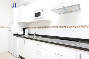 Kühlschrank, Mikrowelle, Geschirrspüler