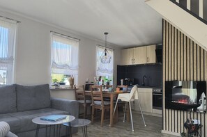 Smart-TV, Kamin, DVD-Player, Tischfußball
