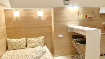 Apartment | Iron/ironing board, free WiFi