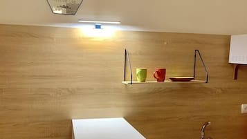 Apartament | Cuina bàsica privada | Frigorífic, microones i bullidora elèctrica