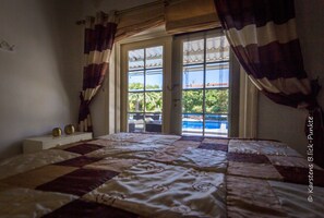 4 chambres, fer et planche à repasser, Wi-Fi, draps fournis