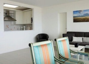 Tv, dvd-afspiller, stereoanlæg