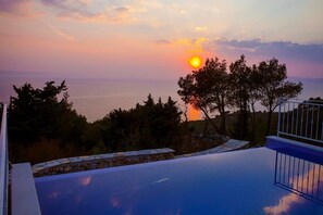 Pool - Villa Marta in Tucepi, private pool (Tucepi)