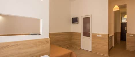 Apartment | Iron/ironing board, free WiFi