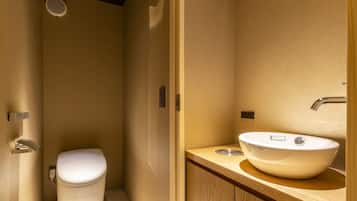 cyashitsu | Bathroom | Hair dryer, towels