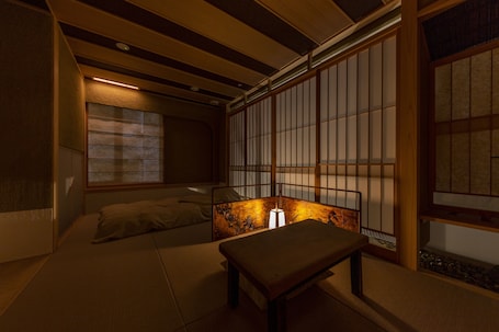 cyashitsu Suite Sugi | 1 bedroom, down comforters, Tempur-Pedic beds, in-room safe
