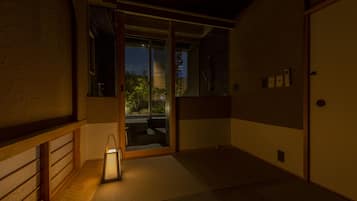 cyashitsu Gratte-ciel with open air bath (Skytree view) | Down comforters, Tempur-Pedic beds, in-room safe, soundproofing