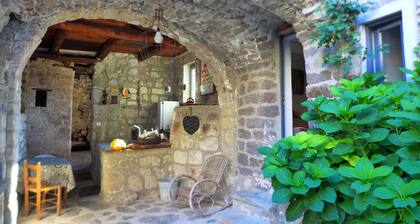 Charming renovated farmhouse in rural tranquillity with pool