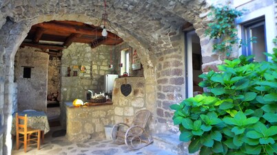 Charming renovated farmhouse in rural tranquillity with pool