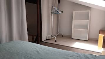 3 chambres, fer et planche Ă repasser