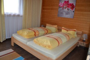 2 bedrooms, free Internet