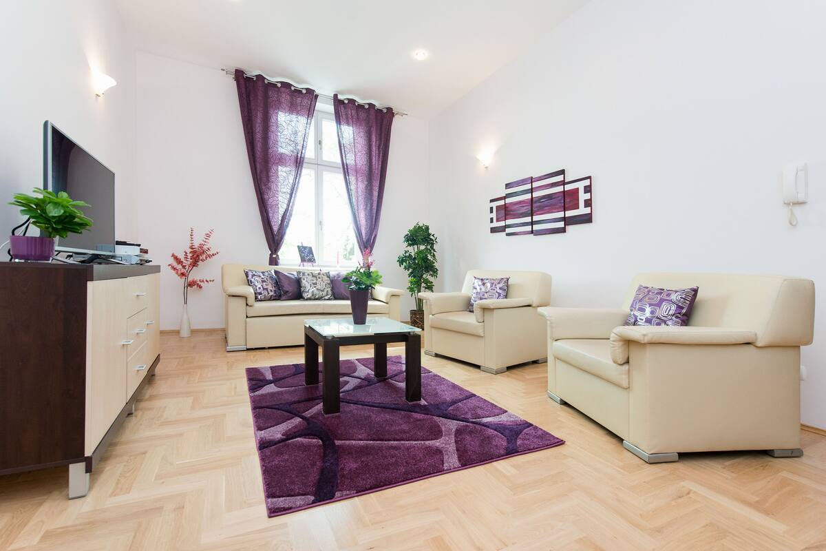 Huoneisto, 2 makuuhuonetta, keittiö (Plac Wolnica 4) | Yksilöllisesti sisustettu, yksilöllisesti kalustettu