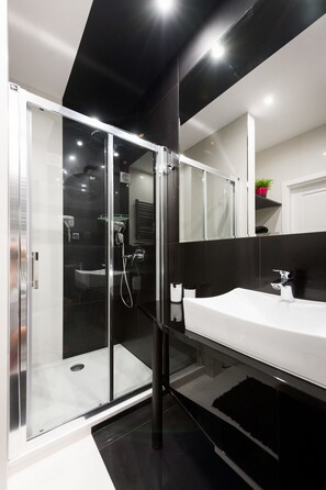 Superior-Apartment (Rzeszowska 4) | Dusche im Bad