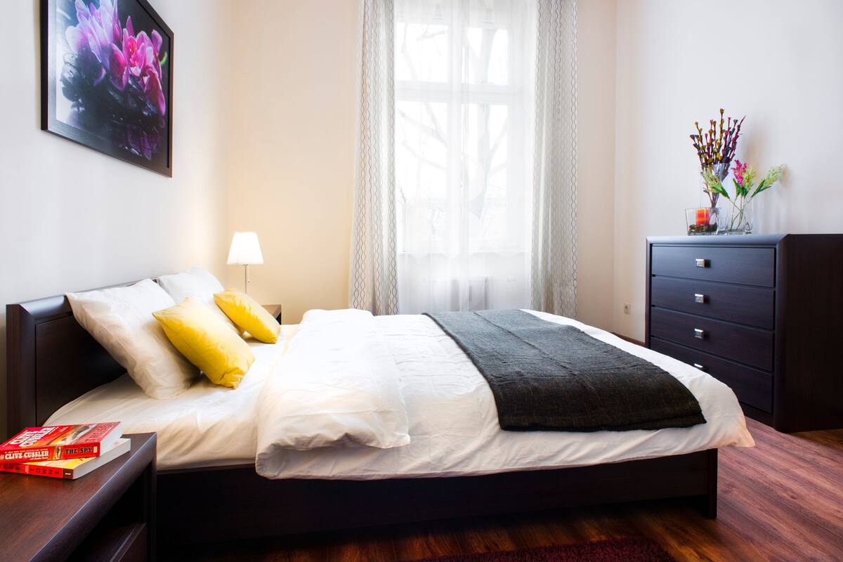 Huoneisto, 2 makuuhuonetta (Plac Wolnica 4) | Yksilöllisesti sisustettu, yksilöllisesti kalustettu