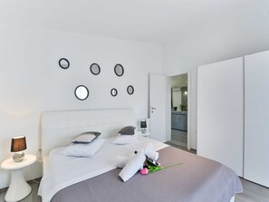 4 habitaciones, tabla de planchar con plancha y wifi gratis 