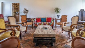 Interior - Character house, 15 pers, 7 bedrooms, swimming pool, organic farm, park. (Saint-Pierre-lès-Nemours)