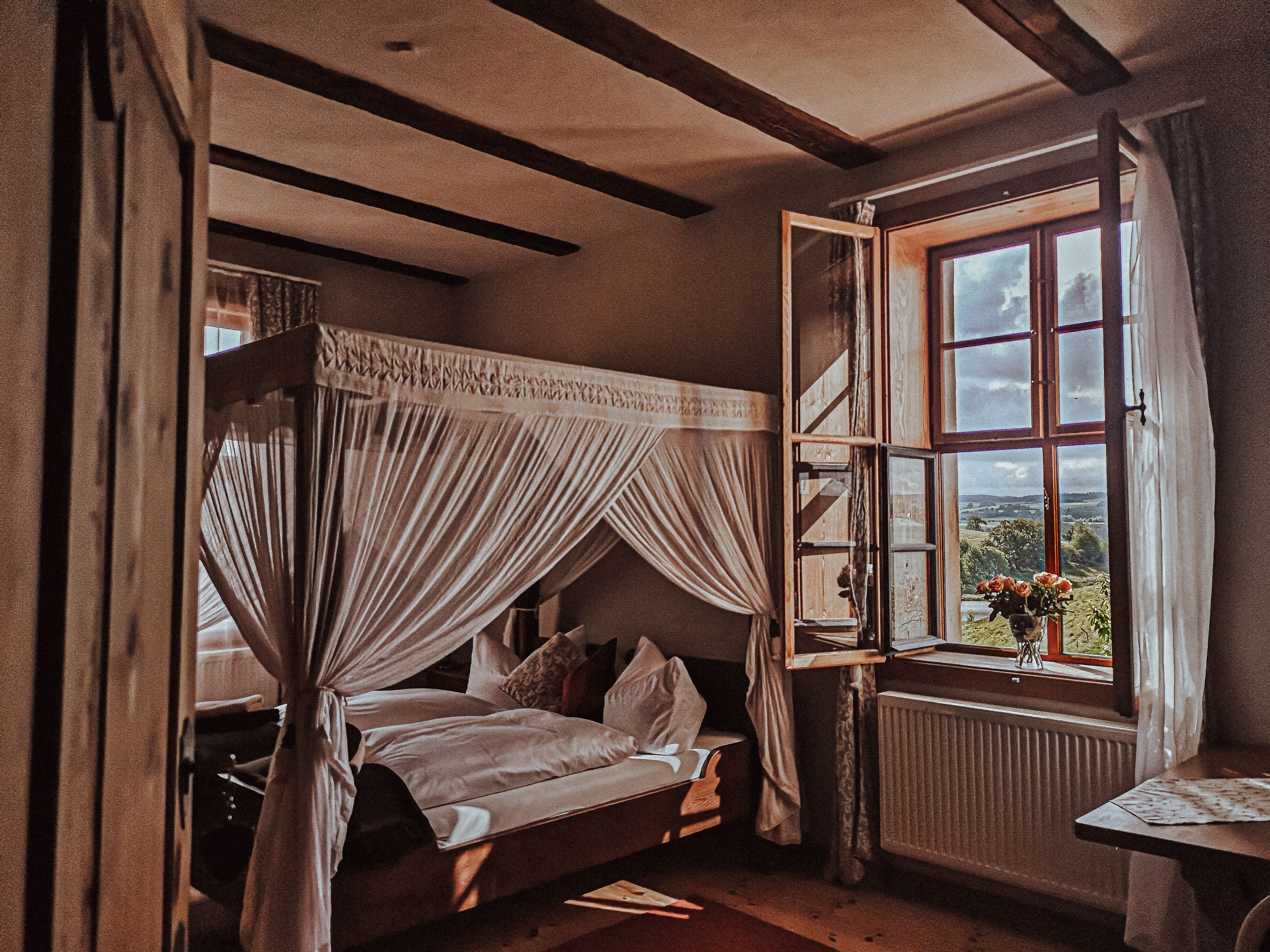 Individual rooms in the historical ambience of the Positz manor house