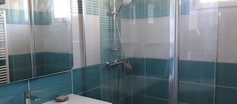 Lille suite helt ny. Uafhængig indgang med privat korridor