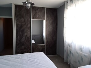 1 camera, Wi-Fi gratuito, lenzuola