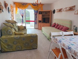12 Schlafzimmer, Bügeleisen/Bügelbrett, WLAN, Bettwäsche