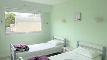 2 chambres, fer et planche Ă repasser, Wi-Fi gratuit, draps fournis