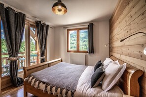 7 bedrooms, free WiFi