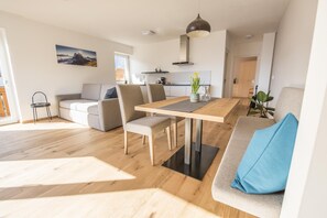 Interior - Beautiful, quiet and spacious apartment with stunning views over Brixen / Eisacktal (Raas)