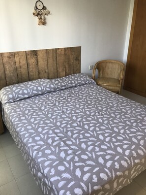 3 Schlafzimmer, Bügeleisen/Bügelbrett, Bettwäsche