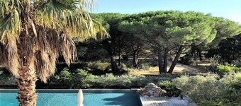 high standing *** villa with heated pool, near downtown
