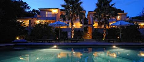 Outdoor pool, a heated pool