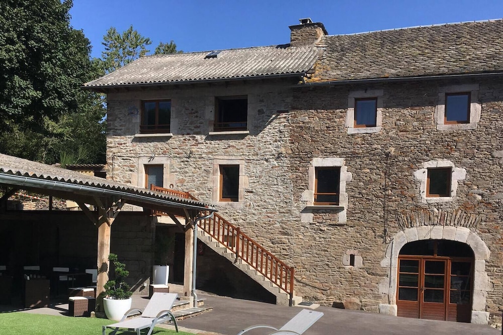 Gite 9 places 3 ears, 4 stars with heated pool